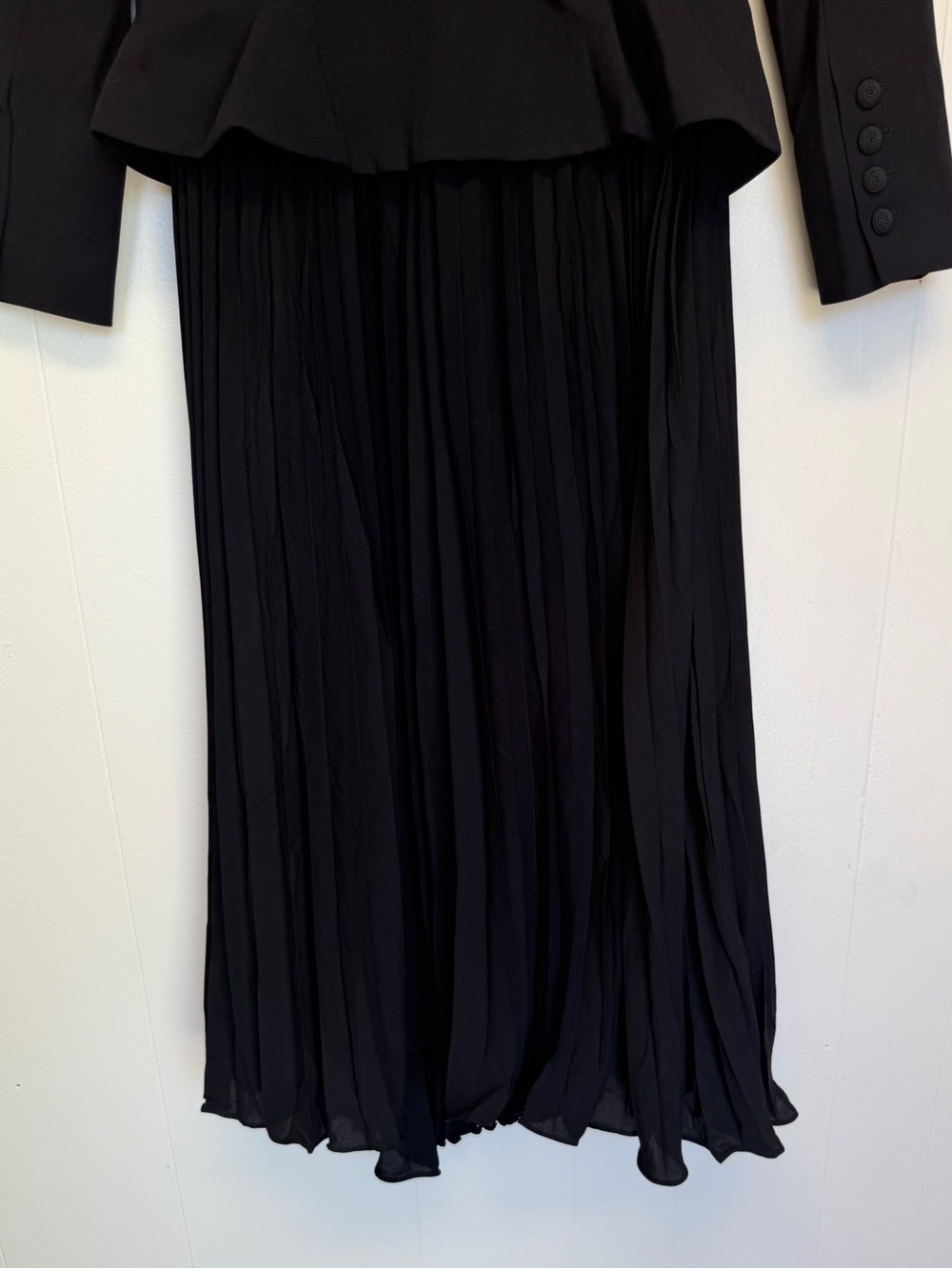 NWT SIERRA DARIEN Long Sleeved Dress Fitted Bodice & Maxi Pleated Skirt Black S - Picture 10 of 11